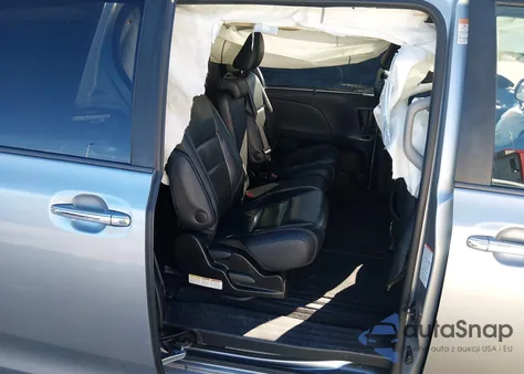 2016 Toyota Sienna Se 8 Passenger z USA, uszkodzony, nr VIN 5TDXK3DC0GS730013